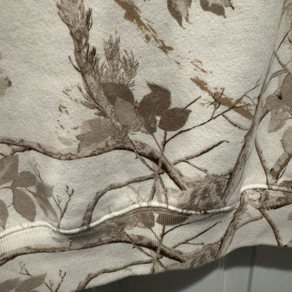 Abercrombie & Fitch Soft Ivory Nature Camo Sweatshirt Size L - Picture 12 of 13